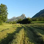 Wiesenhof 施特罗布尔