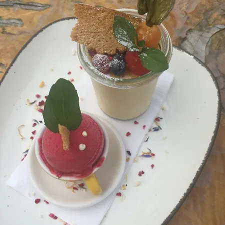 Wiesenhof 3* شتروبل