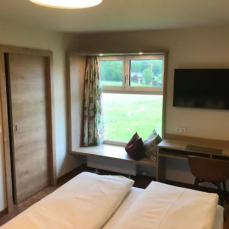 Wiesenhof بيت ضيافة شتروبل