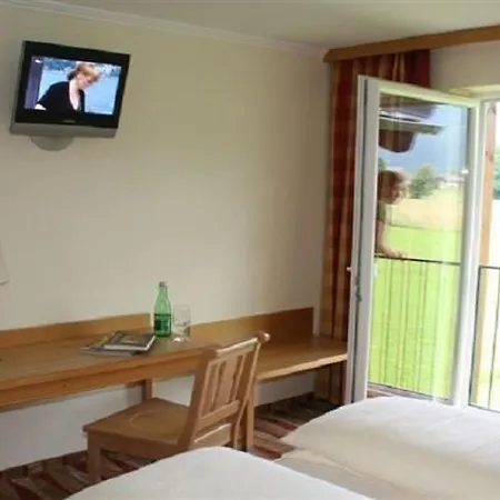 Wiesenhof بيت ضيافة شتروبل